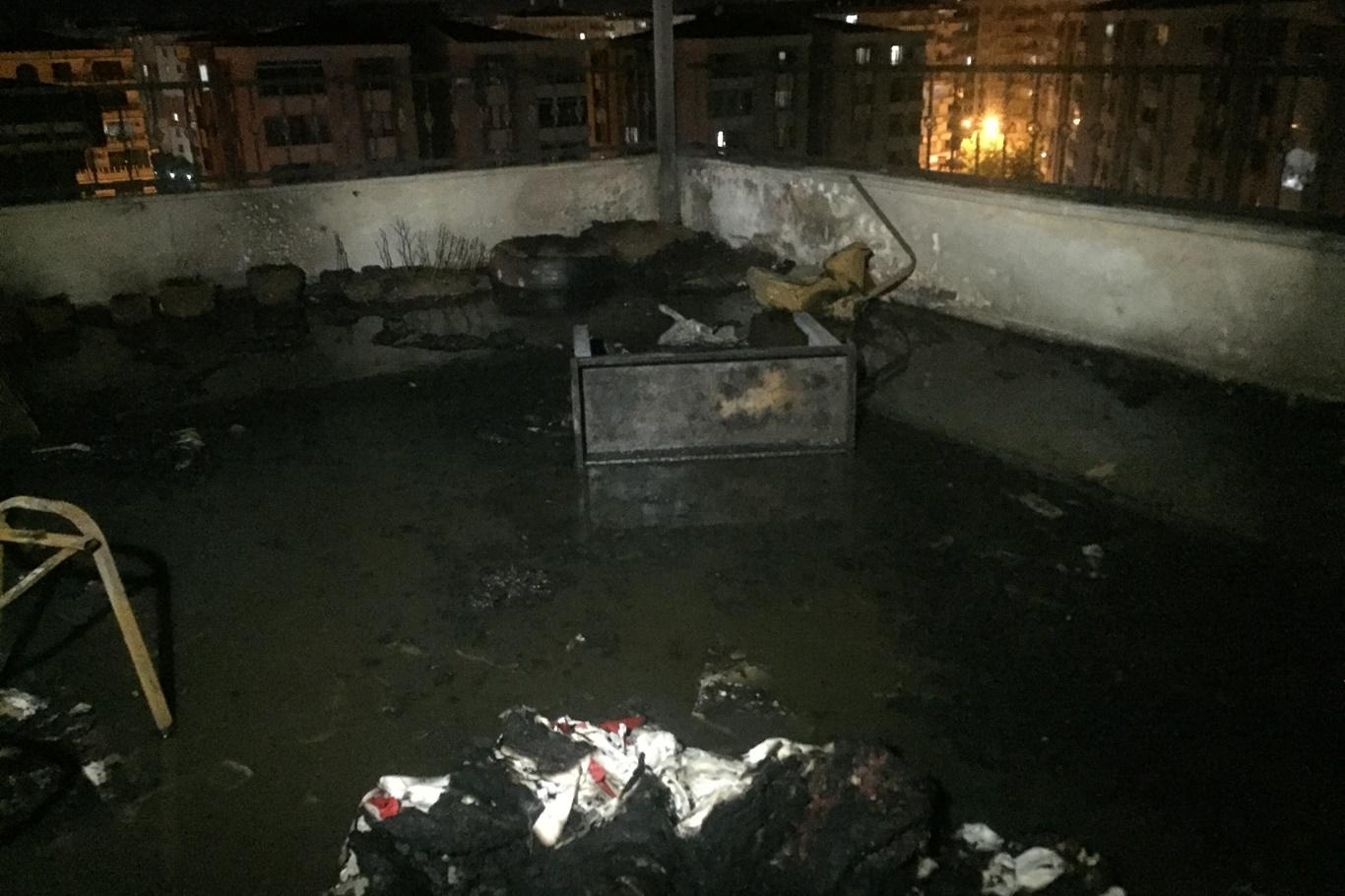Diyarbakır’da mangal ateşinden çıkan yangınla patlayan iki piknik tüpü korkuya neden oldu Diyarbakır’da mangal ateşinden çıkan yangınla patlayan iki piknik tüpü korkuya neden oldu